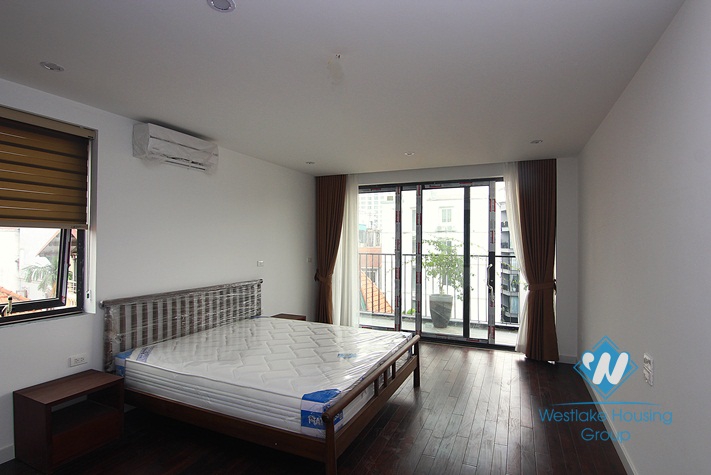 A charming 4 bedrooms apartment for rent in Tay Ho