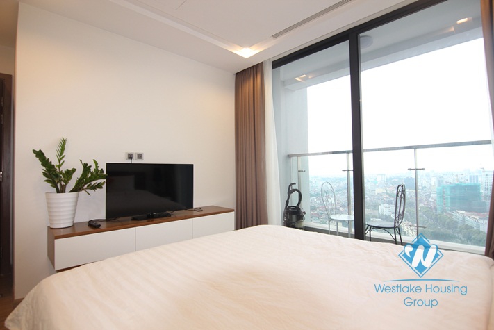A beautiful furnished apartment for rent in Vinhome Metropolis, Ba Dinh