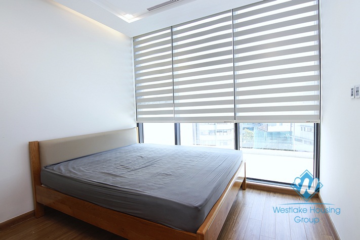A cozy 1 bedroom apartment for rent in Vinhomes Metropolis, Lieu Giai