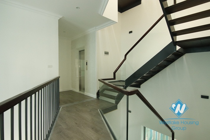 A gorgeous villa in Vinhome Riverside Long Bien for rent