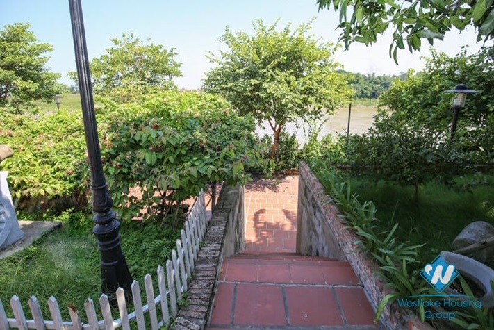 Big garden house for rent in Ngoc Thuy, Long Bien area 