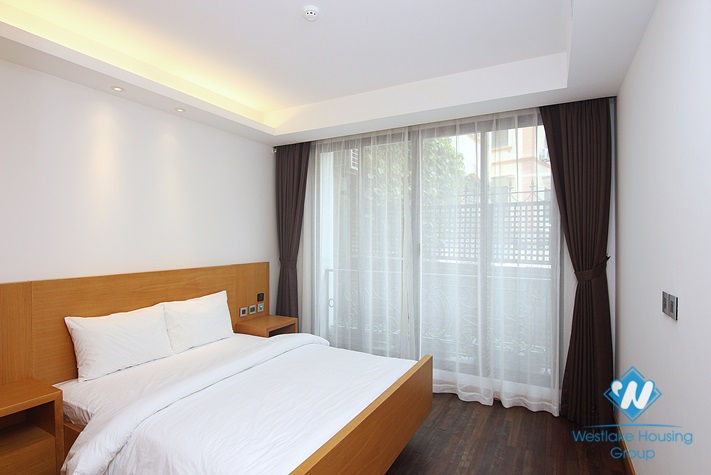 Bright spacious 2 bedrooms apartment for rent in central Tay Ho, Hanoi