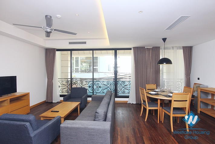 Bright spacious 2 bedrooms apartment for rent in central Tay Ho, Hanoi