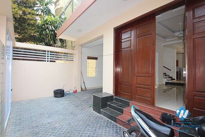 A nice house for rent in Au co, Tay Ho, Ha Noi