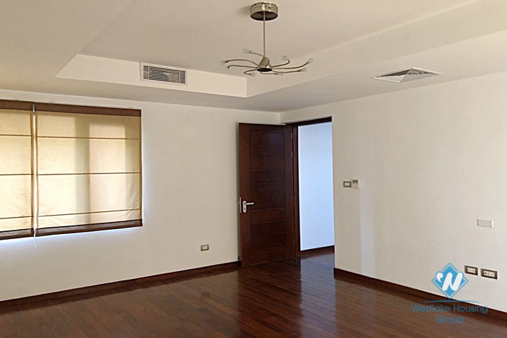 A spacious, modern villa for rent in Vuon Dao Compound
