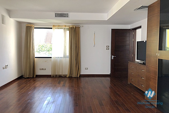 A spacious, modern villa for rent in Vuon Dao Compound