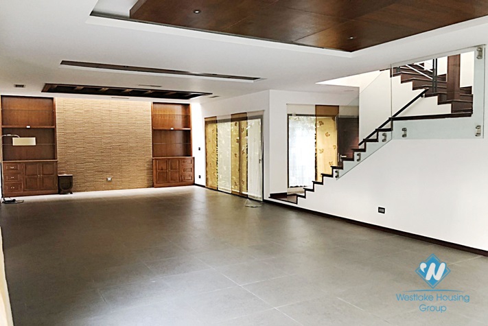 A spacious, modern villa for rent in Vuon Dao Compound