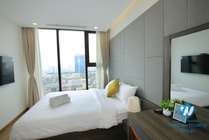 A superb three-bedroom apartment in the high-rise building Vinhome Metroplis, Lieu Giai, Ba Dinh