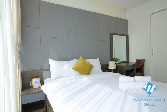 A superb three-bedroom apartment in the high-rise building Vinhome Metroplis, Lieu Giai, Ba Dinh