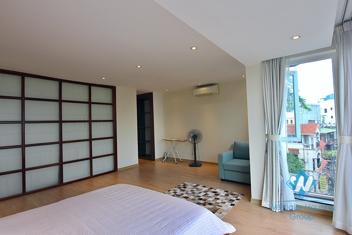 A beautiful 2 bedroom apartment for rent in To Ngoc Van, Tay Ho, Ha Noi