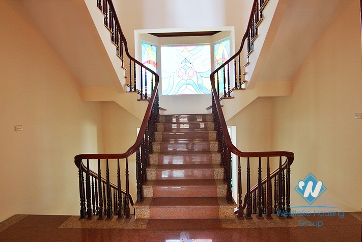 Swimming pool house for rent on To Ngoc Van, Tay Ho, Ha Noi