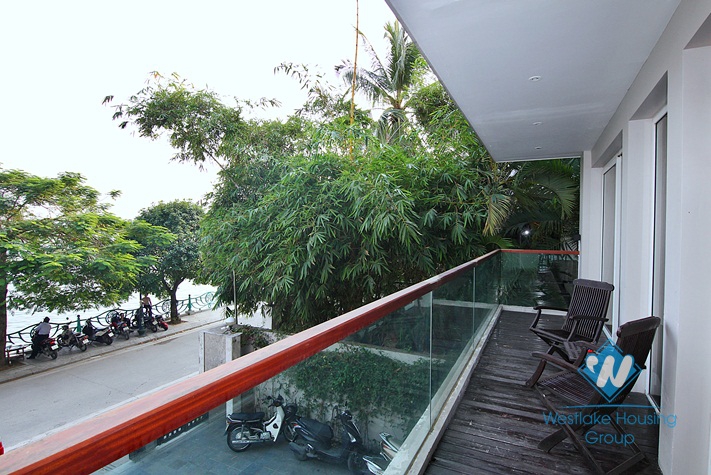 A lakeview 3 bedroom apartment for rent in Quang An, Tay Ho