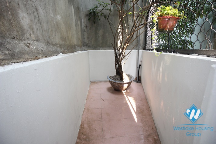 Simple and low-priced one bedroom apartment on Phan Huy Ich, Ba Dinh, Hanoi