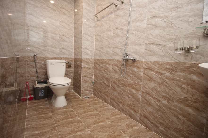 Bright one bedroom apartment for rent in Phan Huy Ich, Ba Dinh area