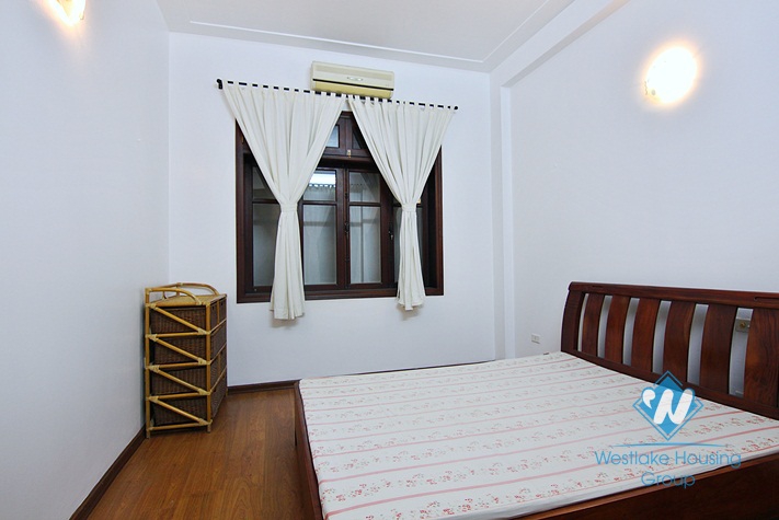 A good 4 bedrooms house for rent in Xuan Dieu, Tay Ho, Ha Noi