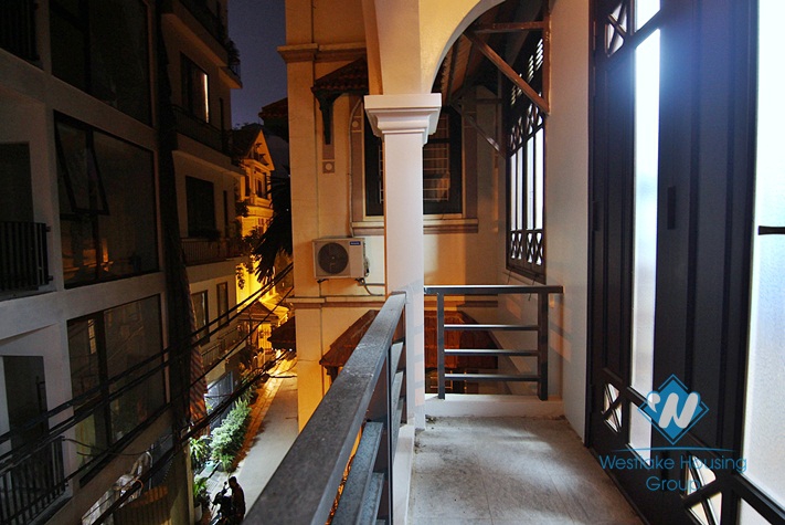 A good 4 bedrooms house for rent in Xuan Dieu, Tay Ho, Ha Noi