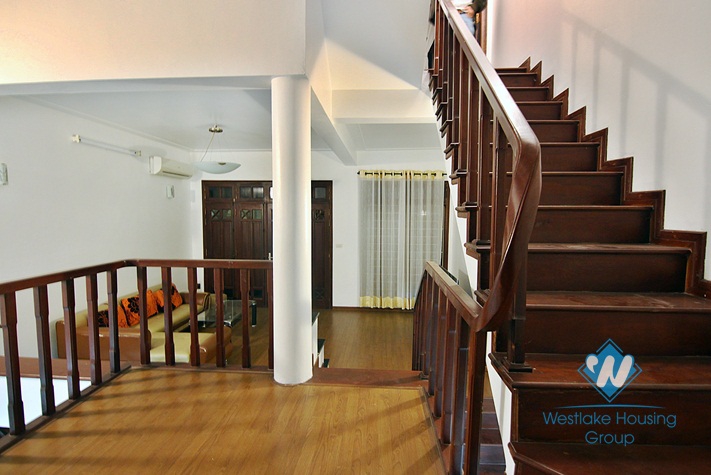 A good 4 bedrooms house for rent in Xuan Dieu, Tay Ho, Ha Noi