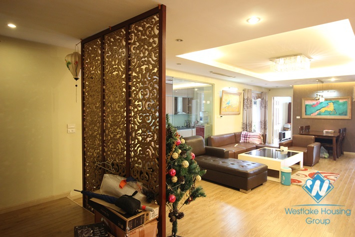 A spacious three-bedroom apartment on Hoang Dao Thuy street, Cau Giay