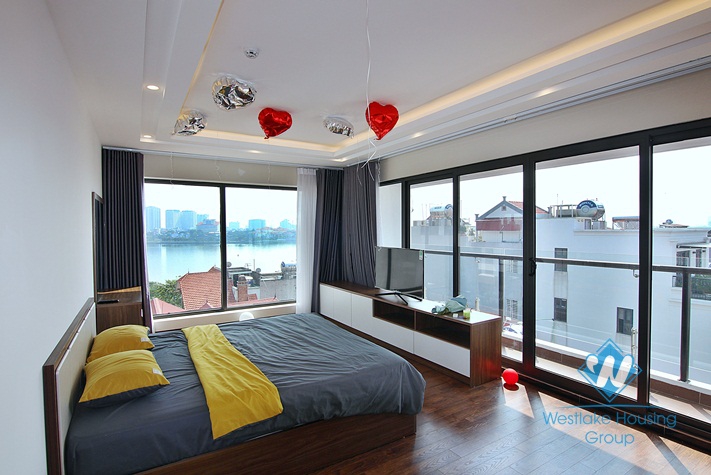 A beautiful 2 bedroom apartment with lake view in Nhat Chieu, Tay Ho