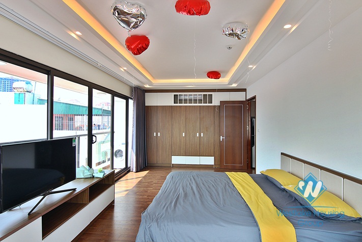 A beautiful 2 bedroom apartment with lake view in Nhat Chieu, Tay Ho