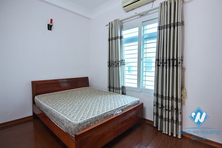 An inexpensive five-bedroom house on Au Co street close to Nhat Tan flower garden, Tay Ho dsitrict