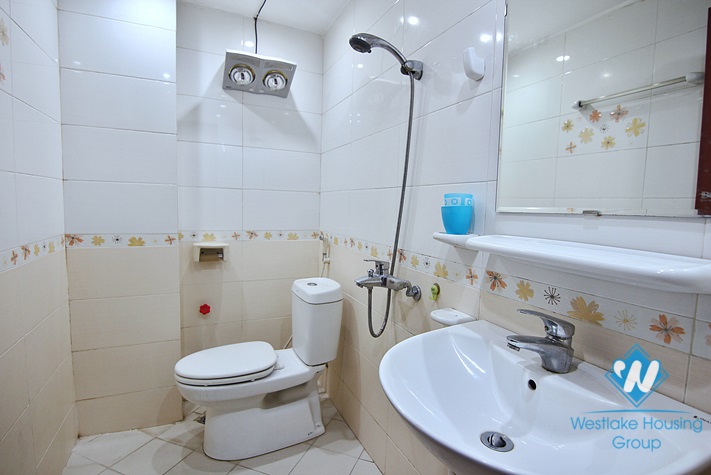 An inexpensive five-bedroom house on Au Co street close to Nhat Tan flower garden, Tay Ho dsitrict