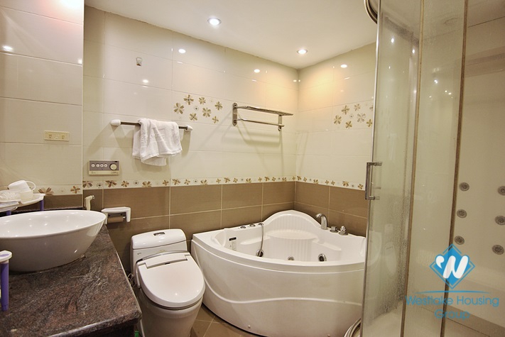 An inexpensive five-bedroom house on Au Co street close to Nhat Tan flower garden, Tay Ho dsitrict