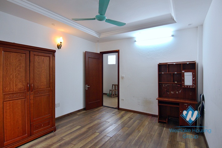 A cheap 3 bedroom house for rent in Au co, Tay ho