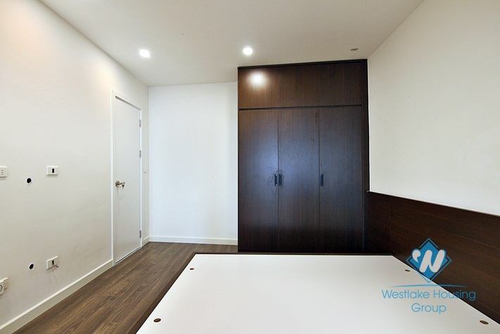 A brand new and bright 1 bedroom apartment  for rent in Xuan dieu, Tay Ho