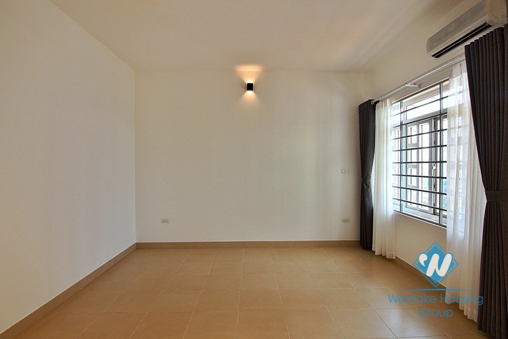 A brand new 8 bedroom house for rent in Au Co, Tay Ho, Ha Noi