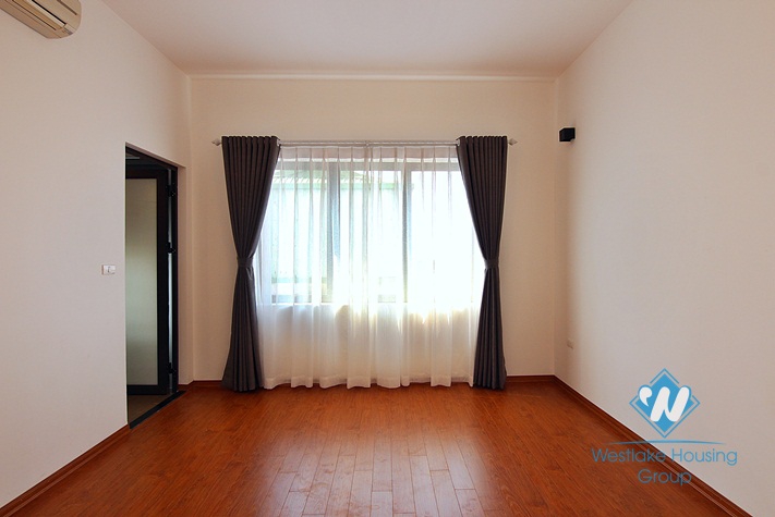 A brand new 8 bedroom house for rent in Au Co, Tay Ho, Ha Noi