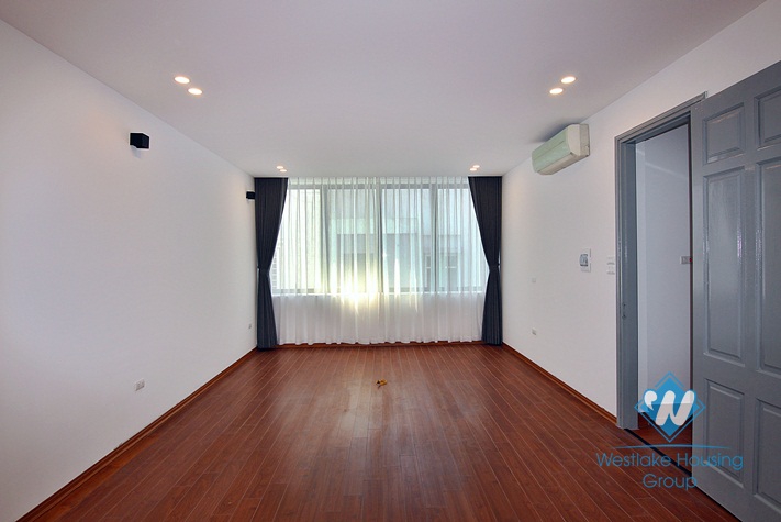 A brand new 8 bedroom house for rent in Au Co, Tay Ho, Ha Noi