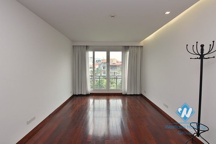 A beautiful 3 bedroom apartment with lake view in Xuan Dieu, Tay Ho