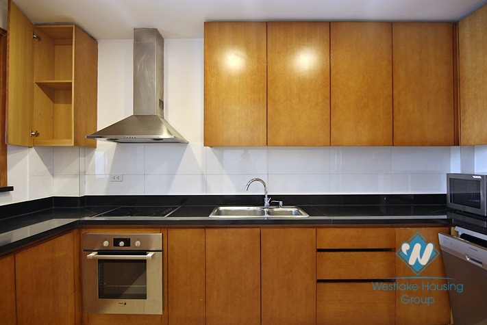 A beautiful 3 bedroom apartment with lake view in Xuan Dieu, Tay Ho