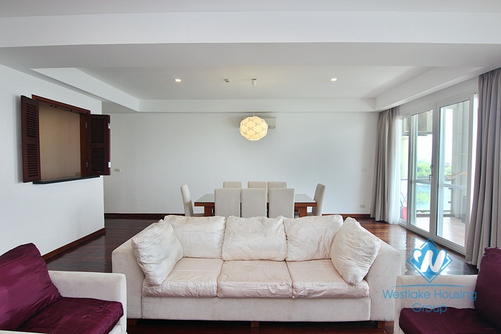 A beautiful 3 bedroom apartment with lake view in Xuan Dieu, Tay Ho