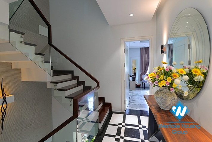 Top quality Vinhomes Riverside villa to rent in Hanoi