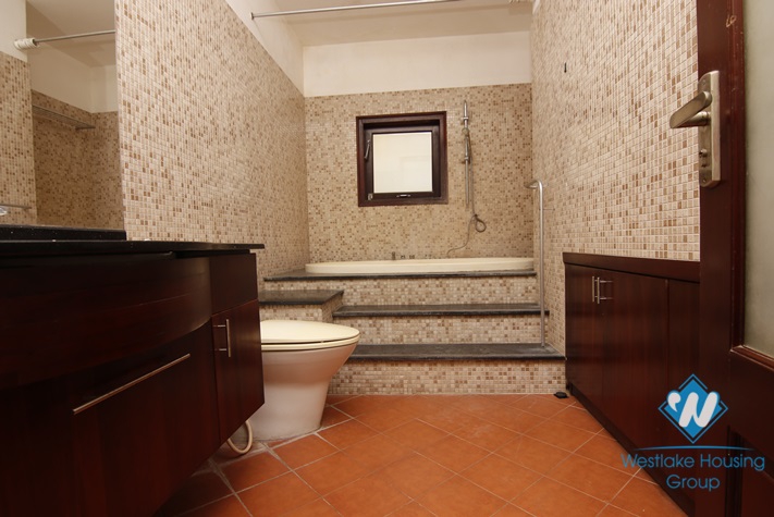 A cozy four-bedroom house close to the Old Quater on To That Thiep street, Ba Dinh district