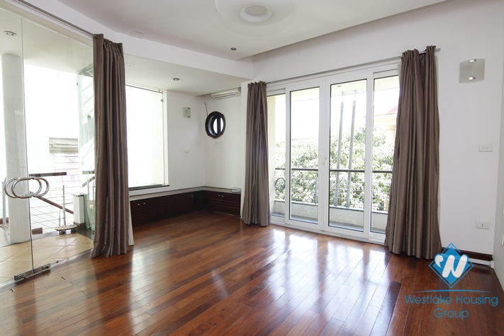 A cozy four-bedroom house close to the Old Quater on To That Thiep street, Ba Dinh district