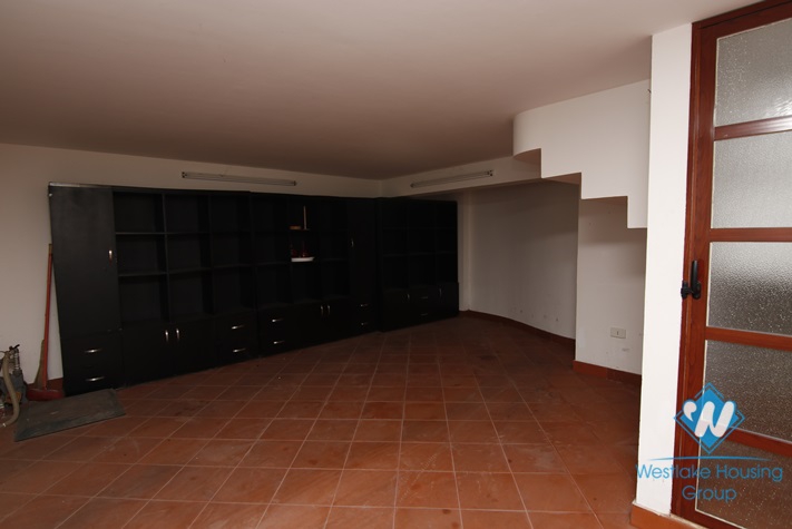 A cozy four-bedroom house close to the Old Quater on To That Thiep street, Ba Dinh district