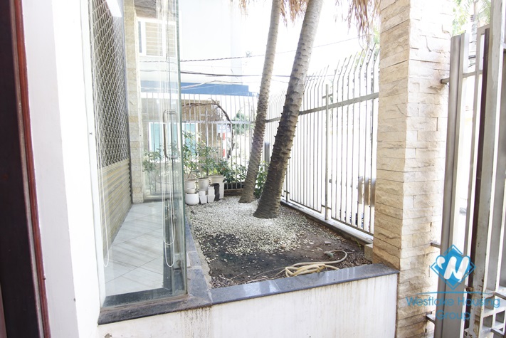 A cozy four-bedroom house close to the Old Quater on To That Thiep street, Ba Dinh district