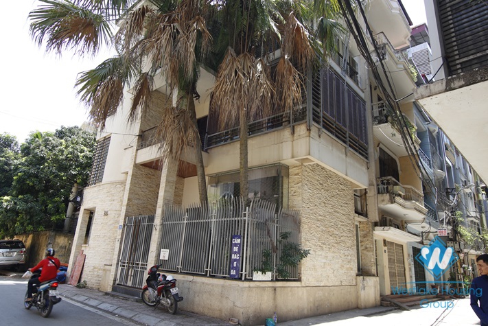 A cozy four-bedroom house close to the Old Quater on To That Thiep street, Ba Dinh district