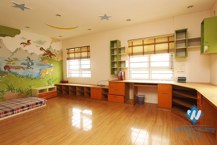 A spacious two-bedroom in Vimeco, Nguyen Chanh, Cau Giay