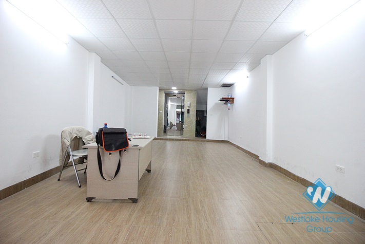 An office for rent in Tran Duy Hung, Cau Giay, Ha Noi