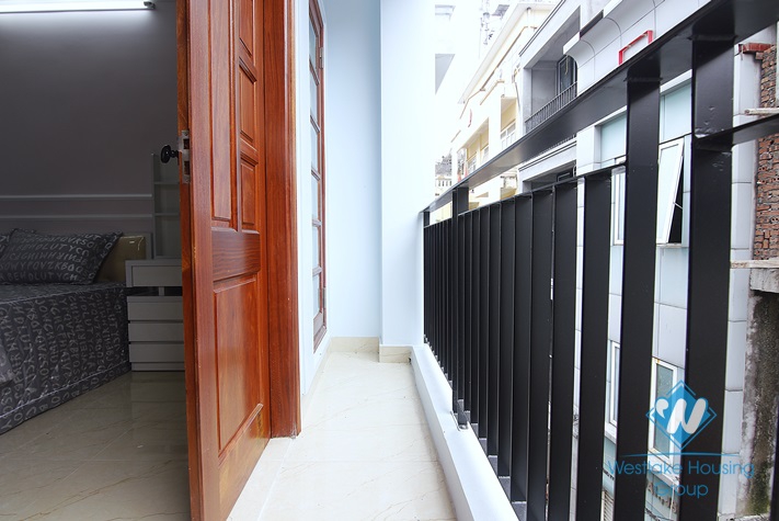 Spacious studio for rent in Hoang Hoa Tham, Ba Dinh