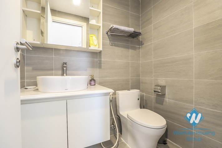 Morden two bedrooms apartment for rent in Vinhomes Metropolis, Ba Dinh, Hanoi