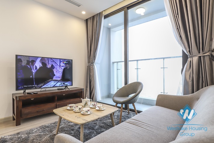 Morden two bedrooms apartment for rent in Vinhomes Metropolis, Ba Dinh, Hanoi