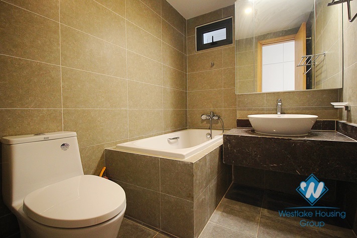 Brand new three bedrooms apartment for retn in FLC building, Cau Giay, Ha Noi