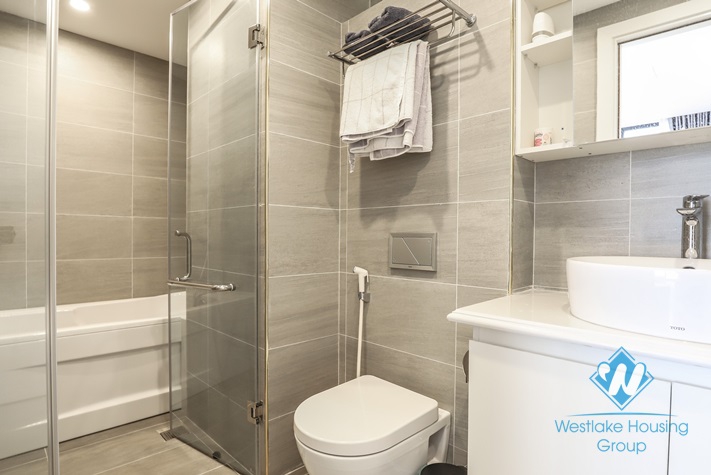 Morden two bedrooms apartment for rent in Vinhomes Metropolis, Ba Dinh, Hanoi