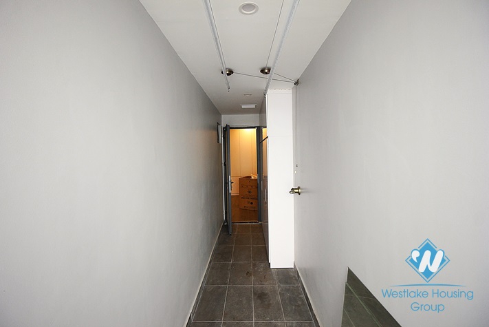 Brand new three bedrooms apartment for retn in FLC building, Cau Giay, Ha Noi