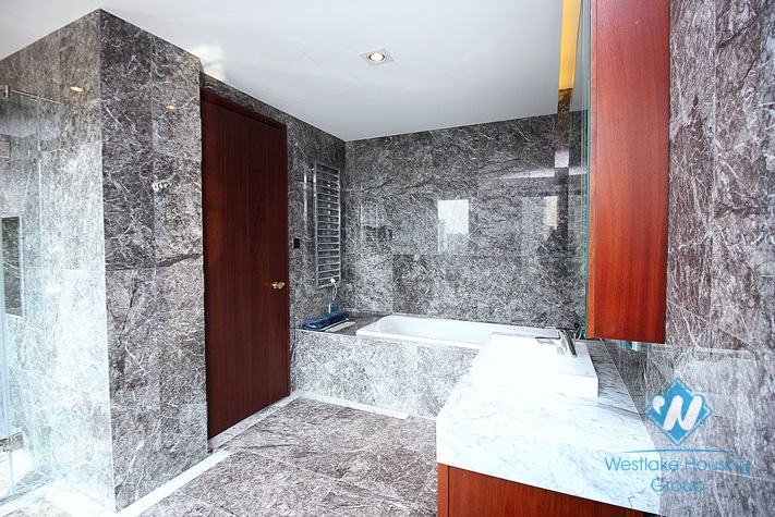 A gorgeous two bedrooms apartment for rent in Truc Bach, Ba Dinh